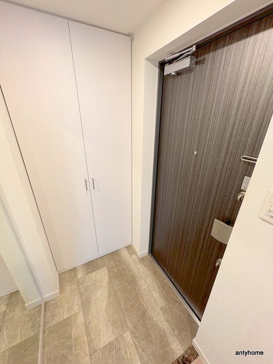 RISING Maison 本町橋の玄関