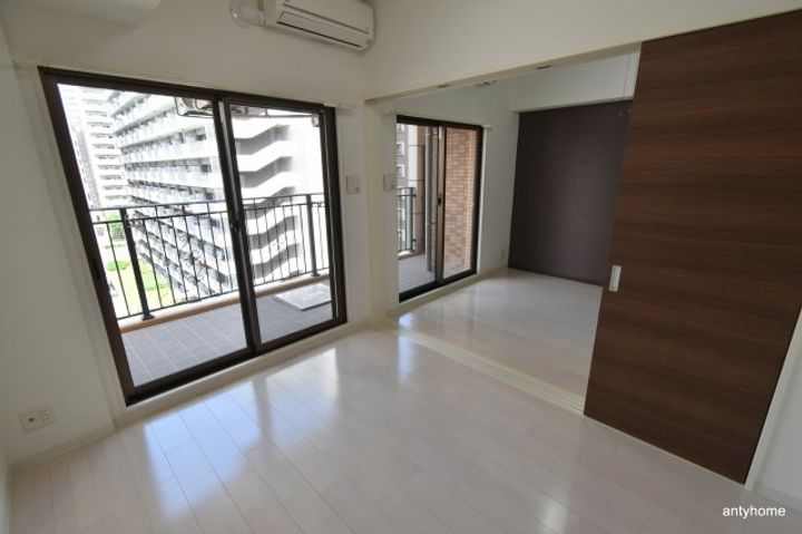 大阪府大阪市淀川区西宮原1丁目(マンション)の賃貸物件の居間
