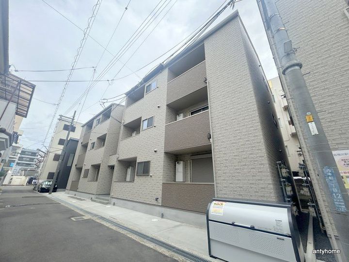 ジラフ吹田内本町の外観
