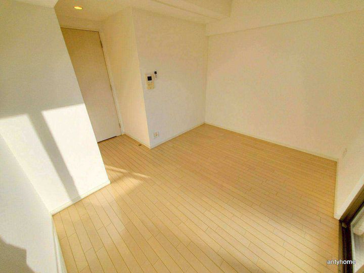 レジディア谷町の居間