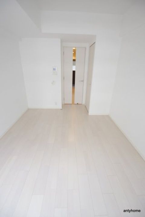 S-RESIDENCE新大阪駅前の居間