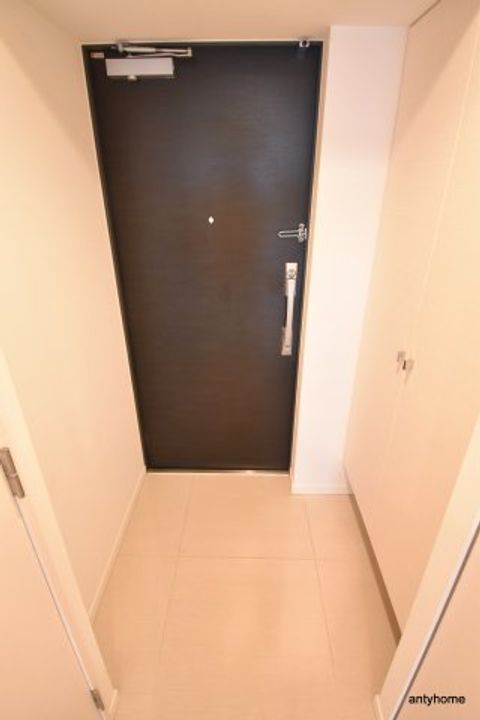 S-RESIDENCE新大阪駅前の玄関