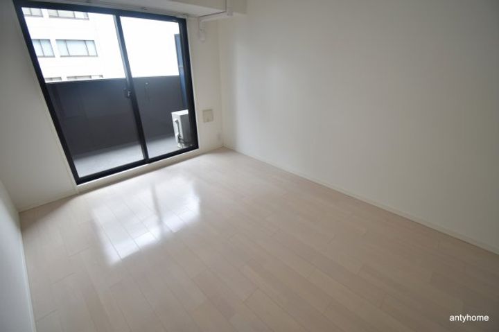S-RESIDENCE新大阪駅前の居間