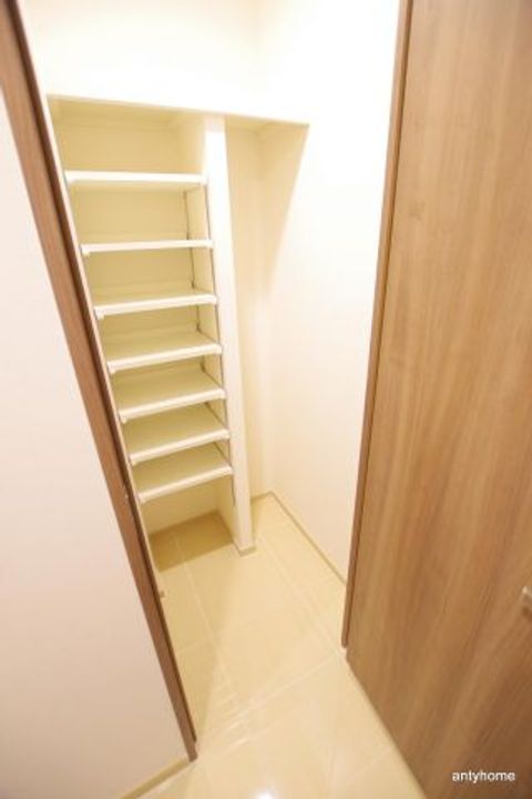 大阪府大阪市北区天満橋1丁目(マンション)の賃貸物件の玄関