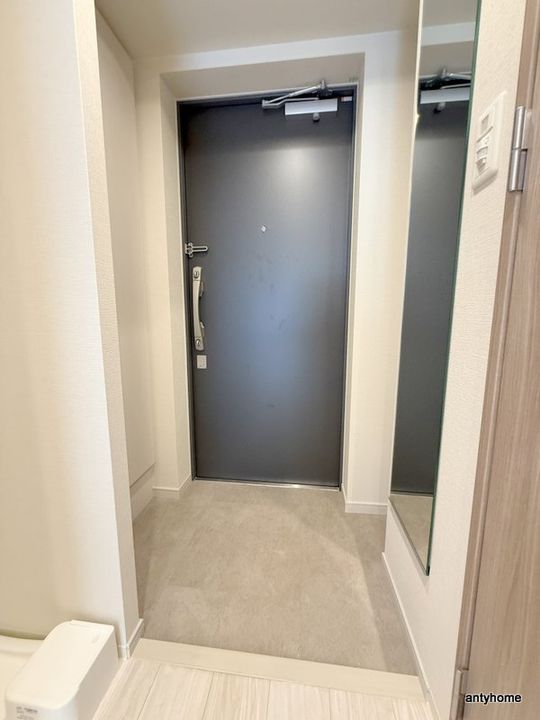 プレサンス緑橋ソレアスの玄関