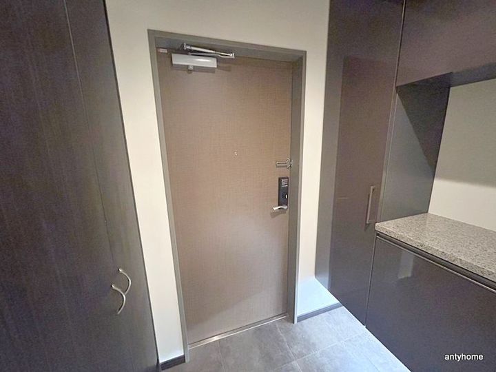 グランセジュール江坂の玄関
