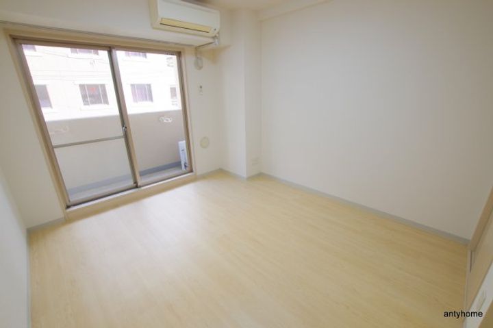 ドゥーエ本庄の居間