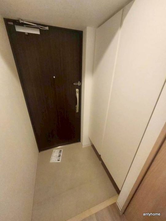 Metrosa谷町六丁目Northの玄関