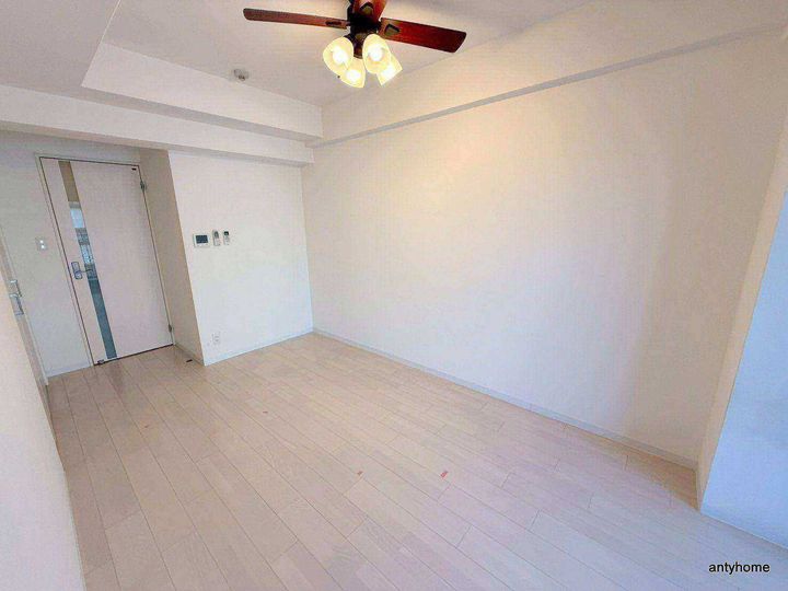 Luxe玉造3の居間