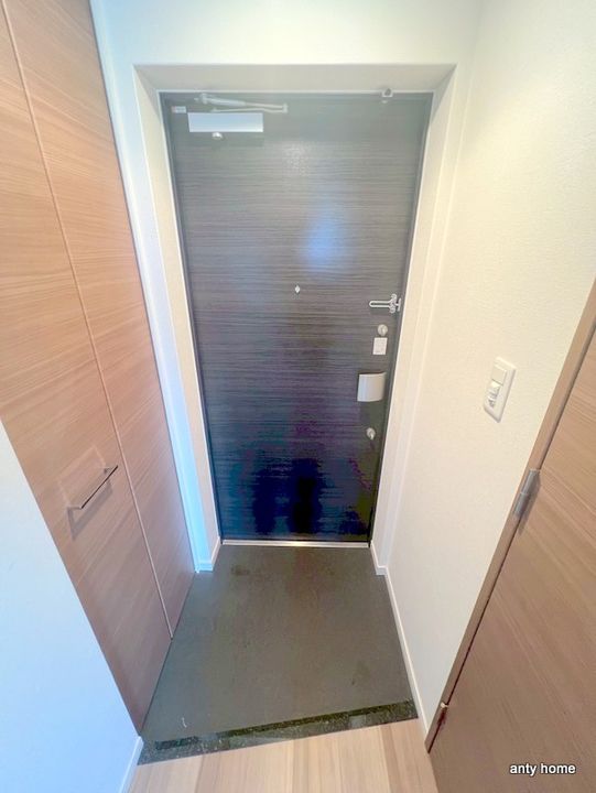 プレサンス玉造駅前ルージュの玄関