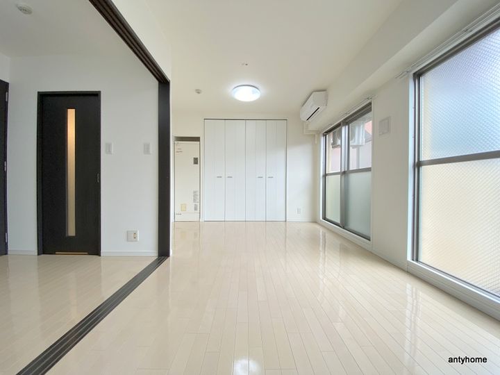 willDo堺筋本町の居間