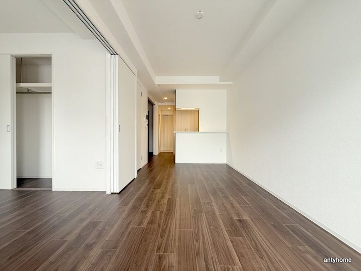 セレニテフラン新大阪の居間