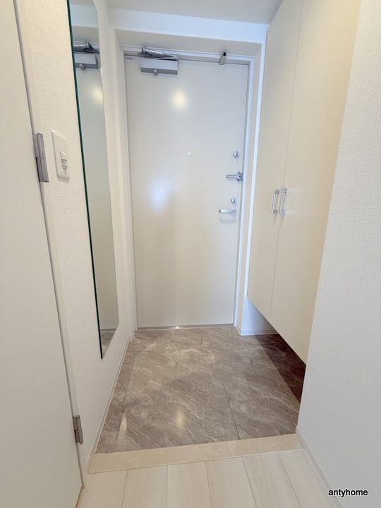 セレニテフラン新大阪の玄関