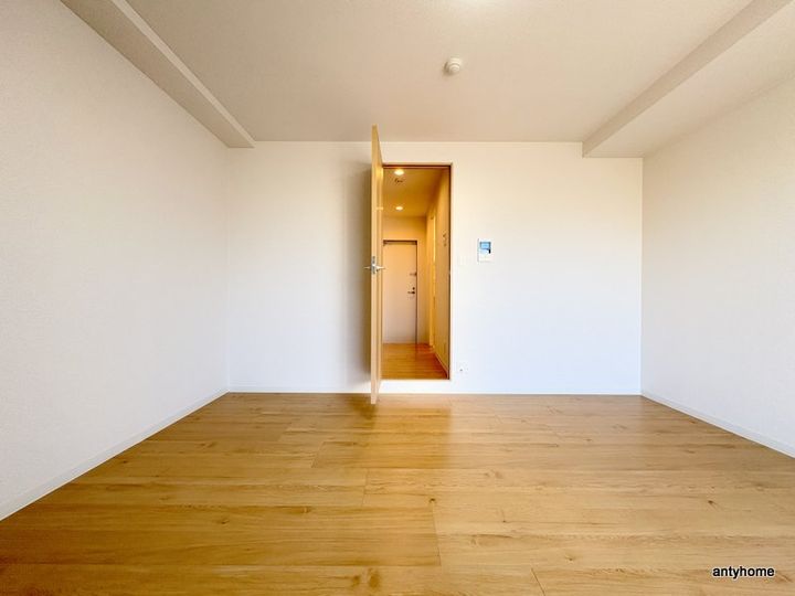 ソリティア桃谷の居間