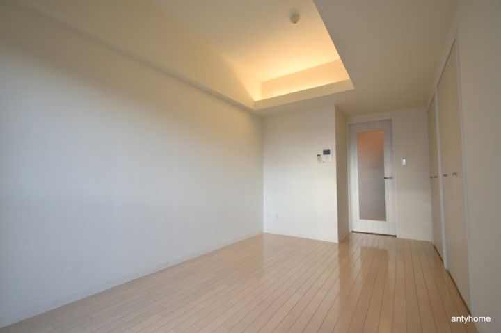 大阪府吹田市広芝町(マンション)の賃貸物件の居間