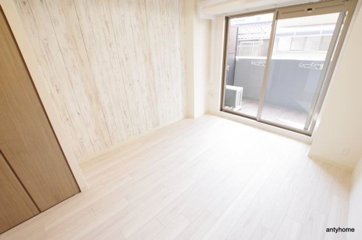 プレサンス福島ミッドエルの居間