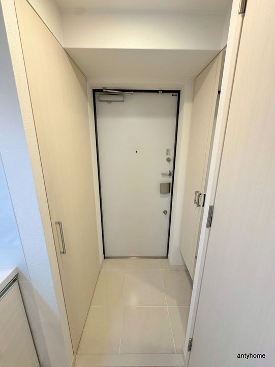 アドバンス西梅田ジェイスの玄関
