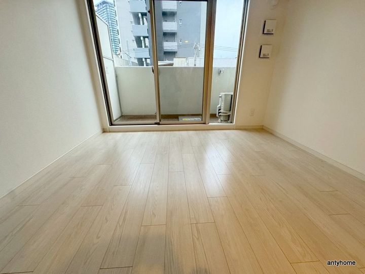 アドバンス西梅田ジェイスの居間