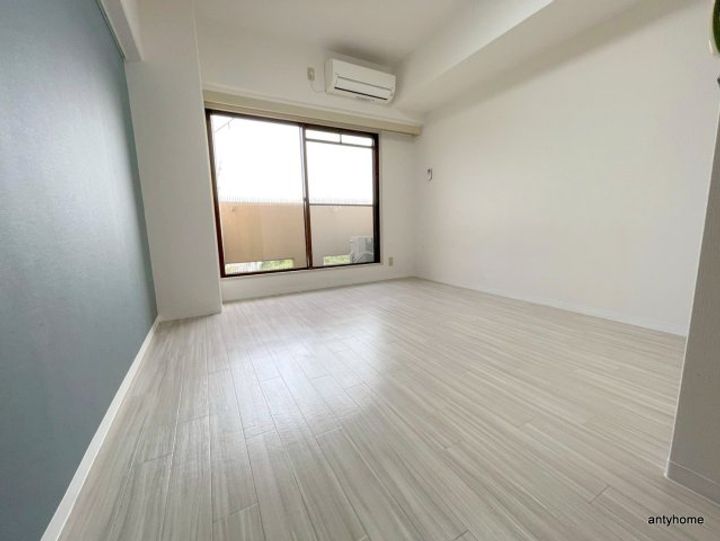 INOVE千里万博公園の居間