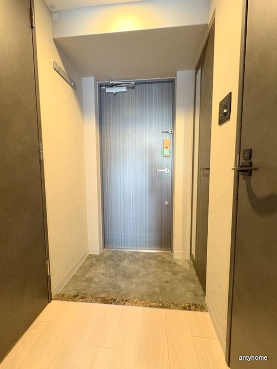 エスリードレジデンス梅田クラスシティの玄関