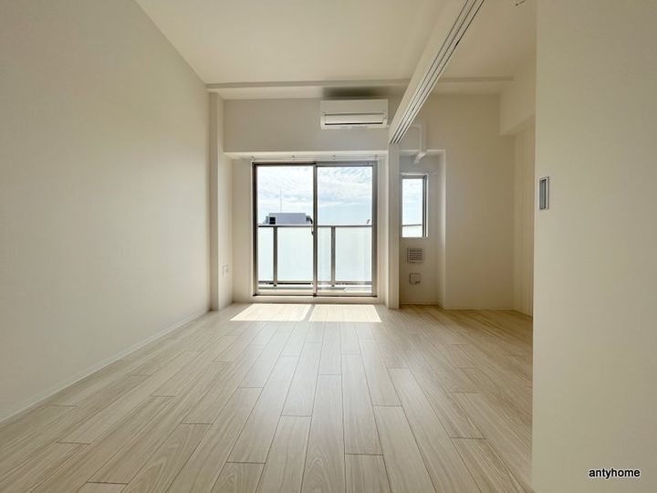 セレニテ夕陽丘エクラの居間