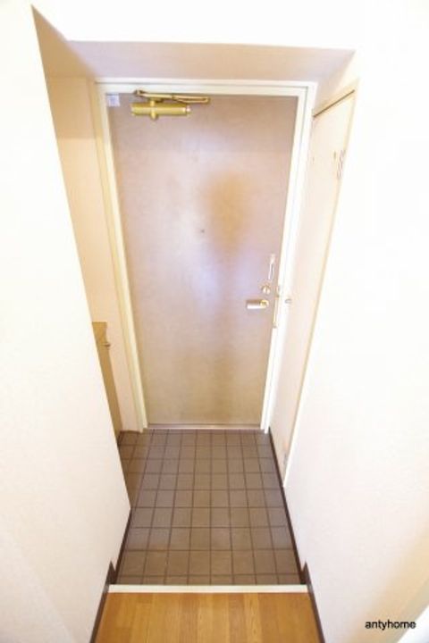 サニーセレクトコーポの玄関