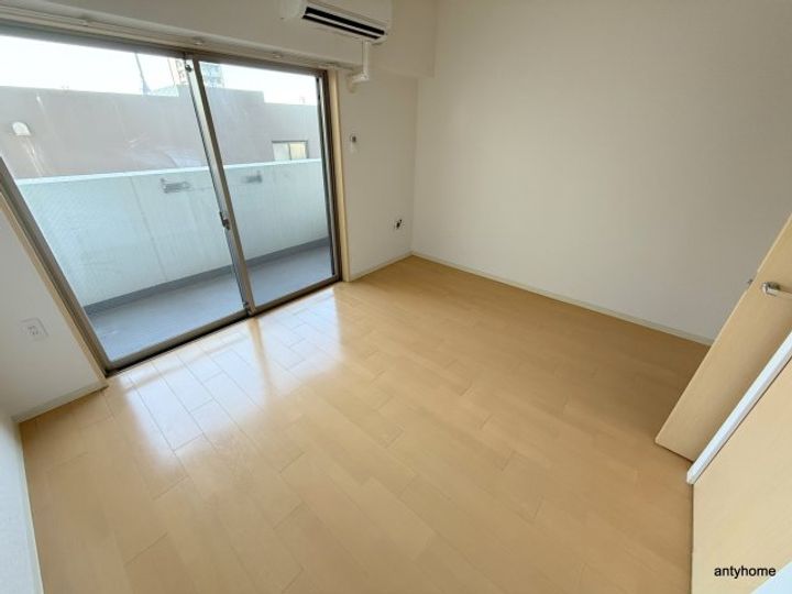セレニテ難波西の居間