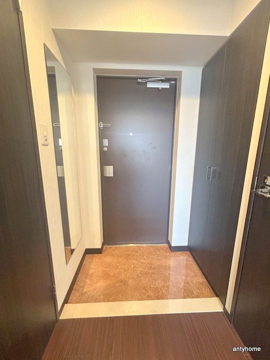 プレジオ長田の玄関