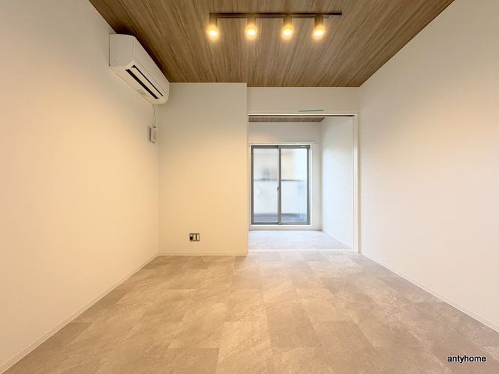 S-MOVE大阪鶴見 の居間