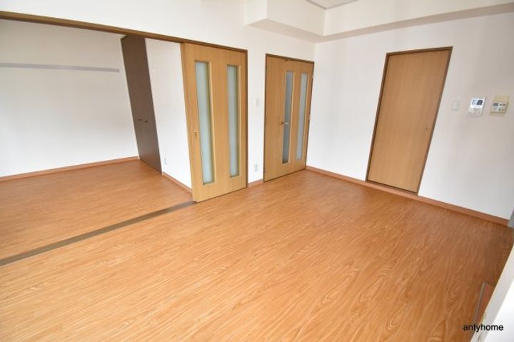 アルプス西梅田の居間