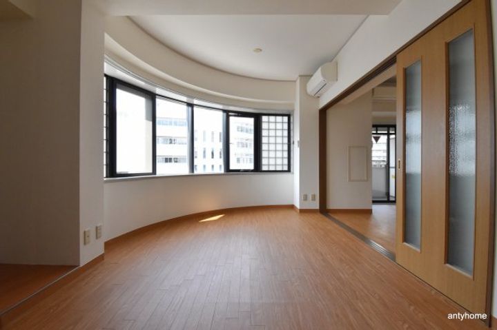 アルプス西梅田の居間