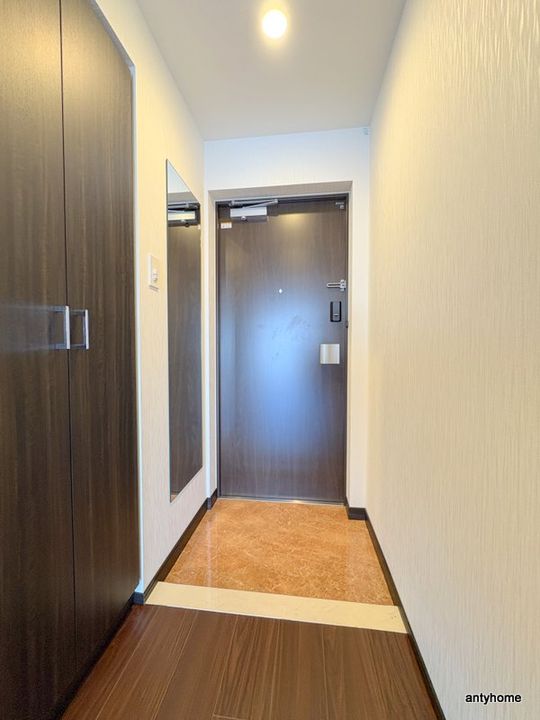 プレジオ三国EUROの玄関