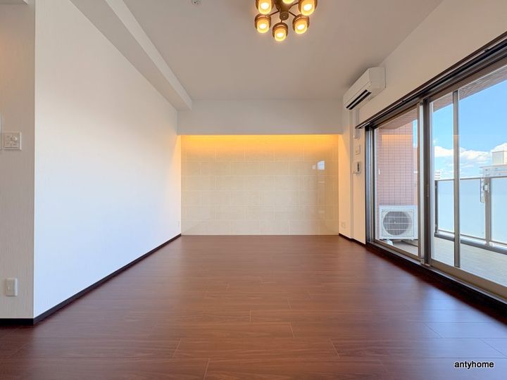 プレジオ三国EUROの居間