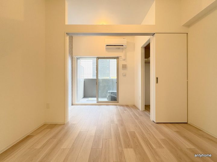 セレニテ南堀江エクラの居間