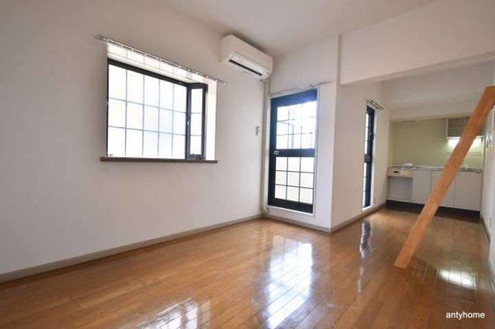 大阪府吹田市江坂町5丁目(マンション)の賃貸物件の居間