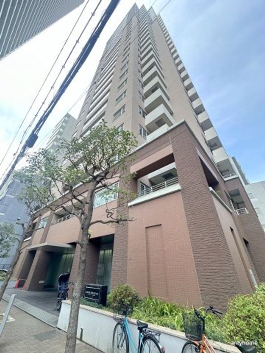 クロスレジデンス大阪新町の外観