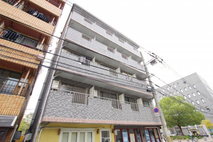 江坂ガーデンハイツの外観