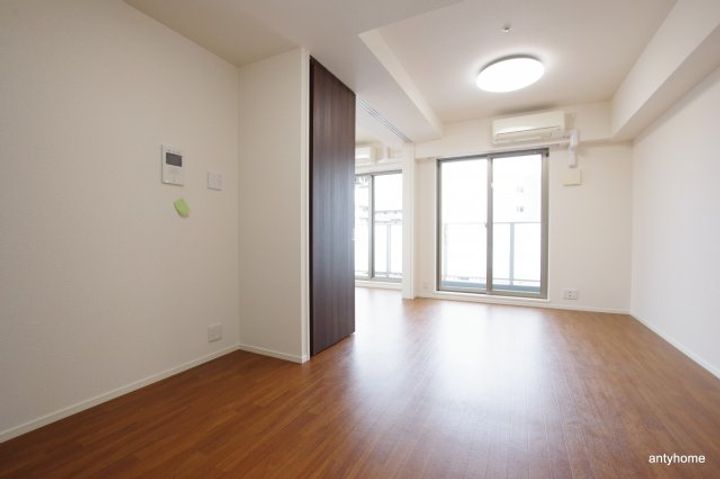 大阪府吹田市広芝町(マンション)の賃貸物件の居間