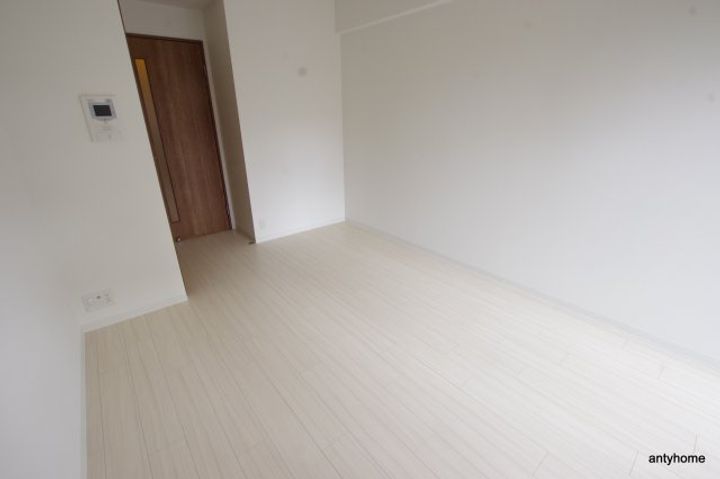 大阪府大阪市都島区高倉町3丁目(マンション)の賃貸物件の居間