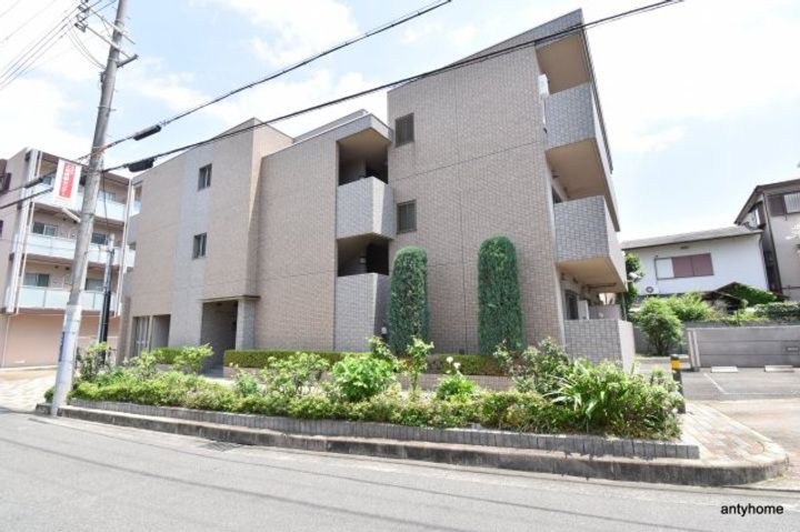 エクセル吹田の外観