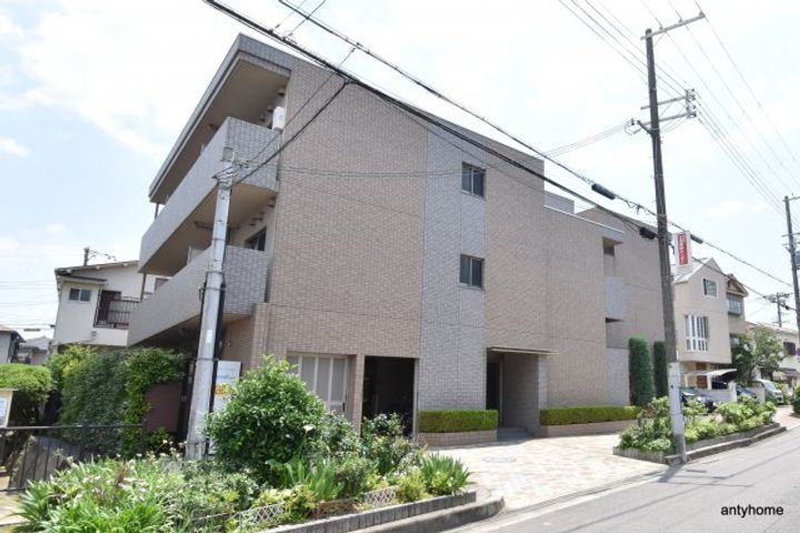 エクセル吹田の外観