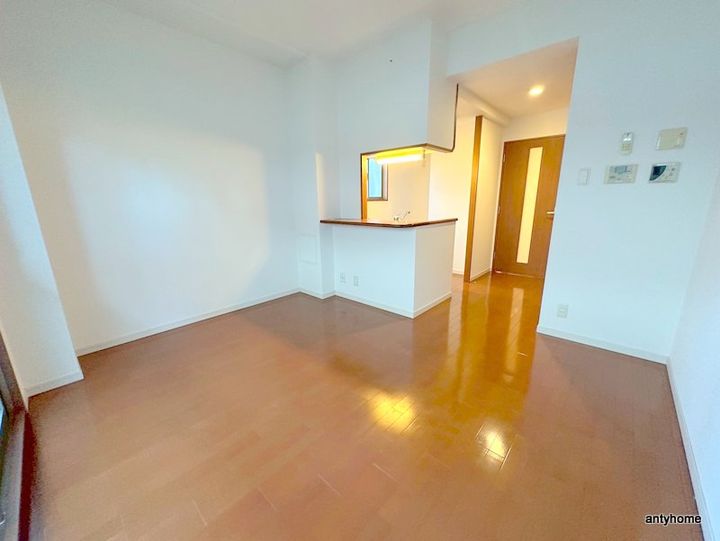 エクセル吹田の居間