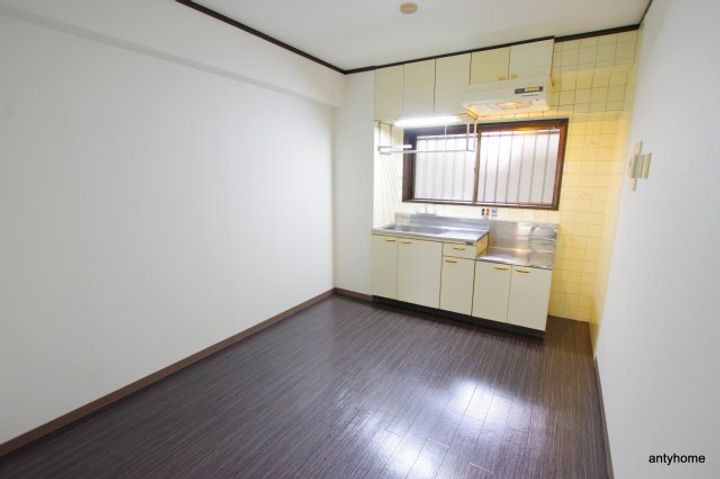 フローライト豊里1の居間