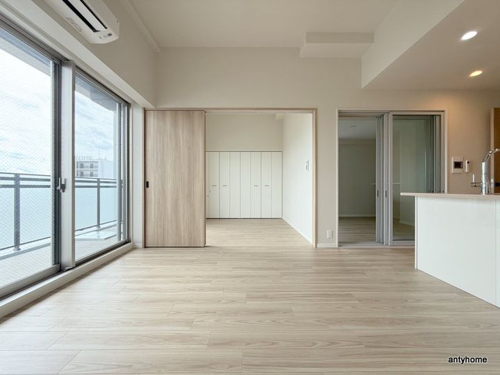 S-RESIDENCE天満橋arの居間