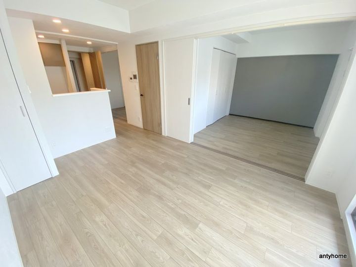 大阪府大阪市北区堂山町(マンション)の賃貸物件の居間