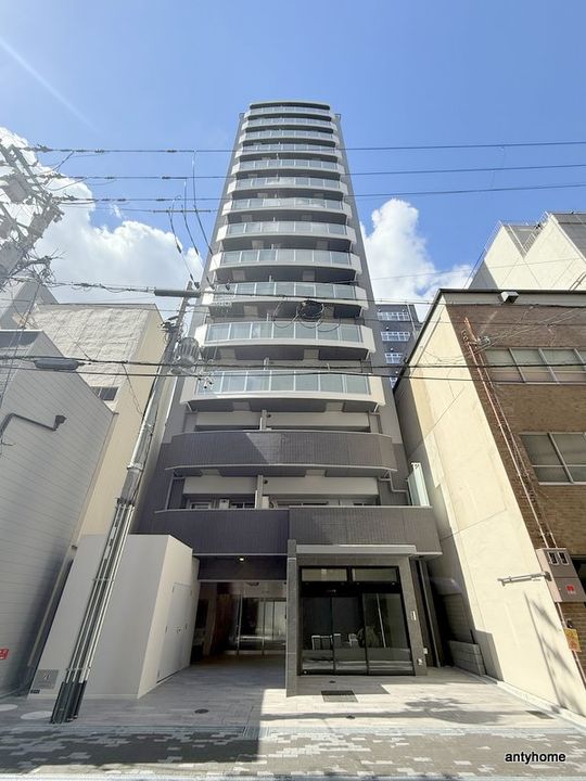 コンフォリア・リヴ大阪本町の外観