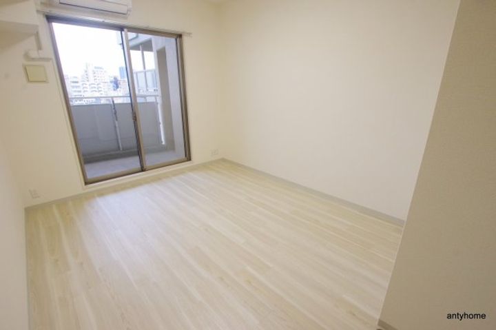 ルクレ阿波座レジデンスの居間
