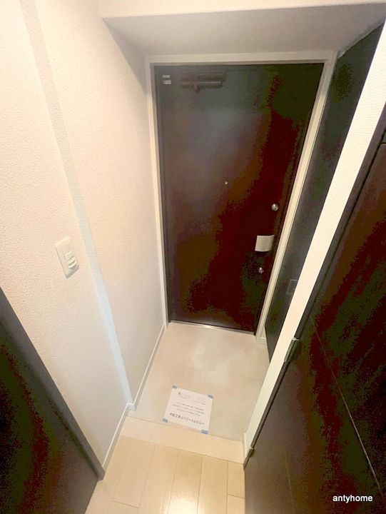 サムティ大阪WESTグランジールの玄関