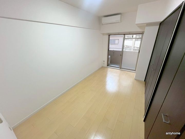 サムティ大阪WESTグランジールの居間