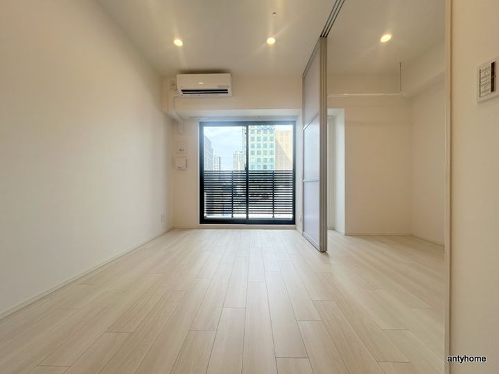 コンフォリア・リヴ北浜淡路町の居間